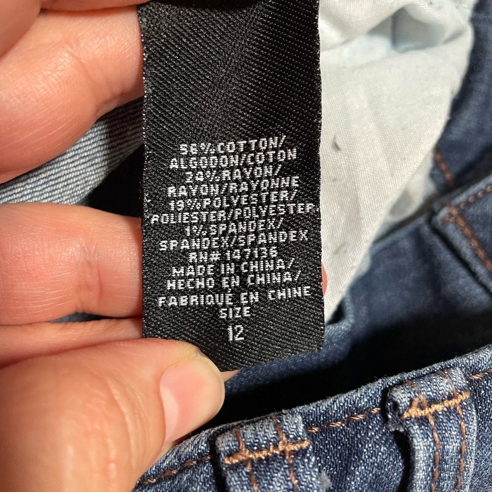 1822 Denim distressed jeans. Size 12. - Picture 7 of 10
